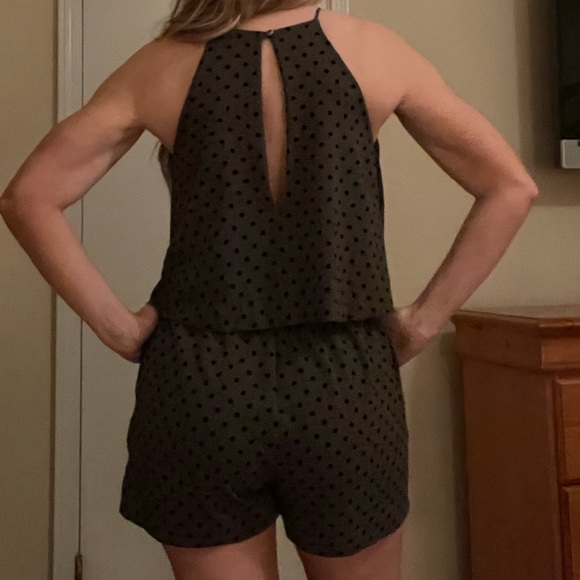 Hunter green and black polka dot romper sz… - Picture 3 of 7